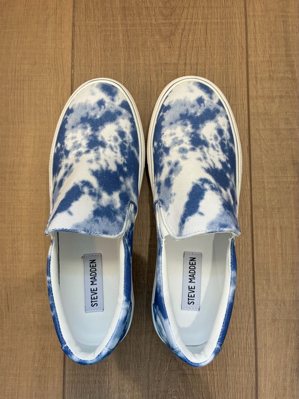 NEW Steve Madden Blue and White Tie-Dye Slip-On, Platform Sneakers